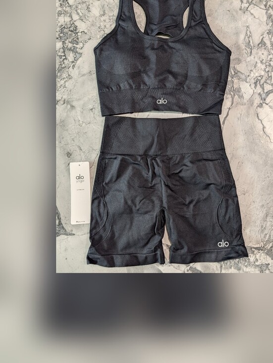ALO Yoga Tops - Alo High-Waist Black Short Bra Set Size Large